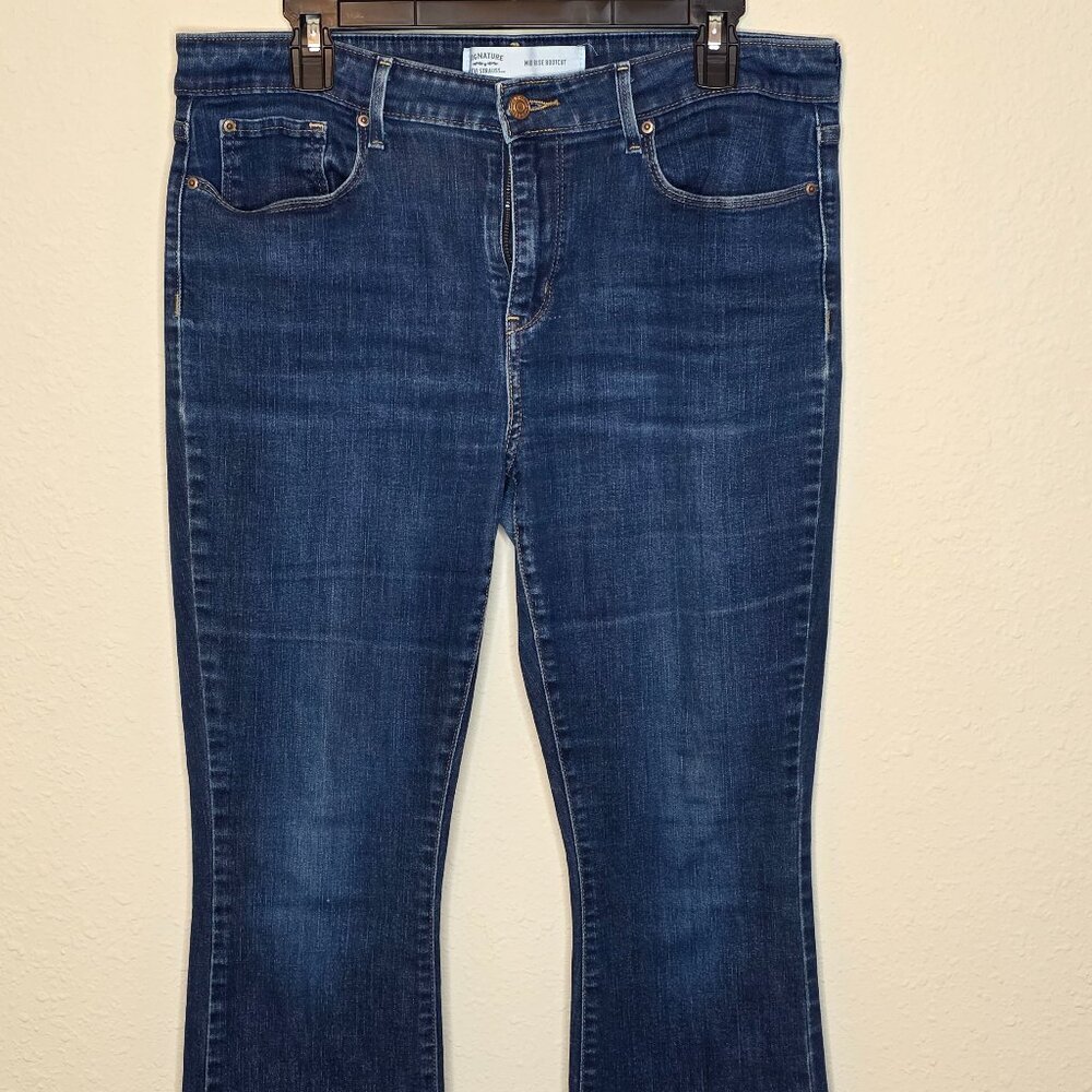 Levi's Signature Mid Rise Bootcut Women's Jeans, Size 32"x30"